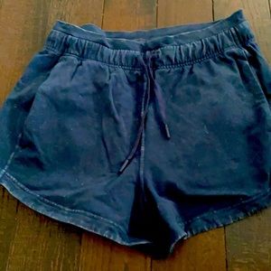 Lululemon inner glow shorts